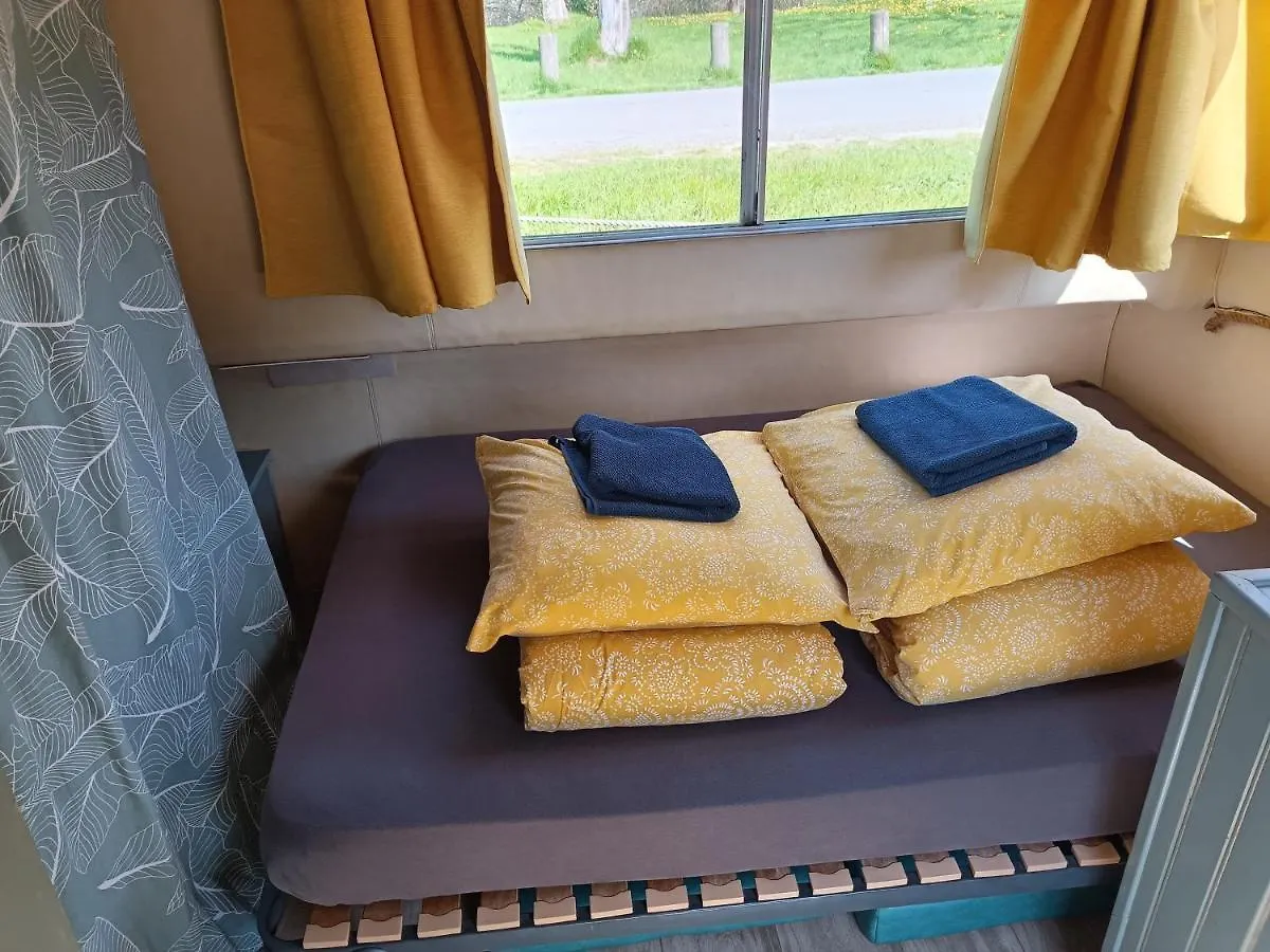 Ille Flottante, Maison Eclusiere Et Hebergements Insolites Sur Le Canal Hede-Bazouges Bed & Breakfast