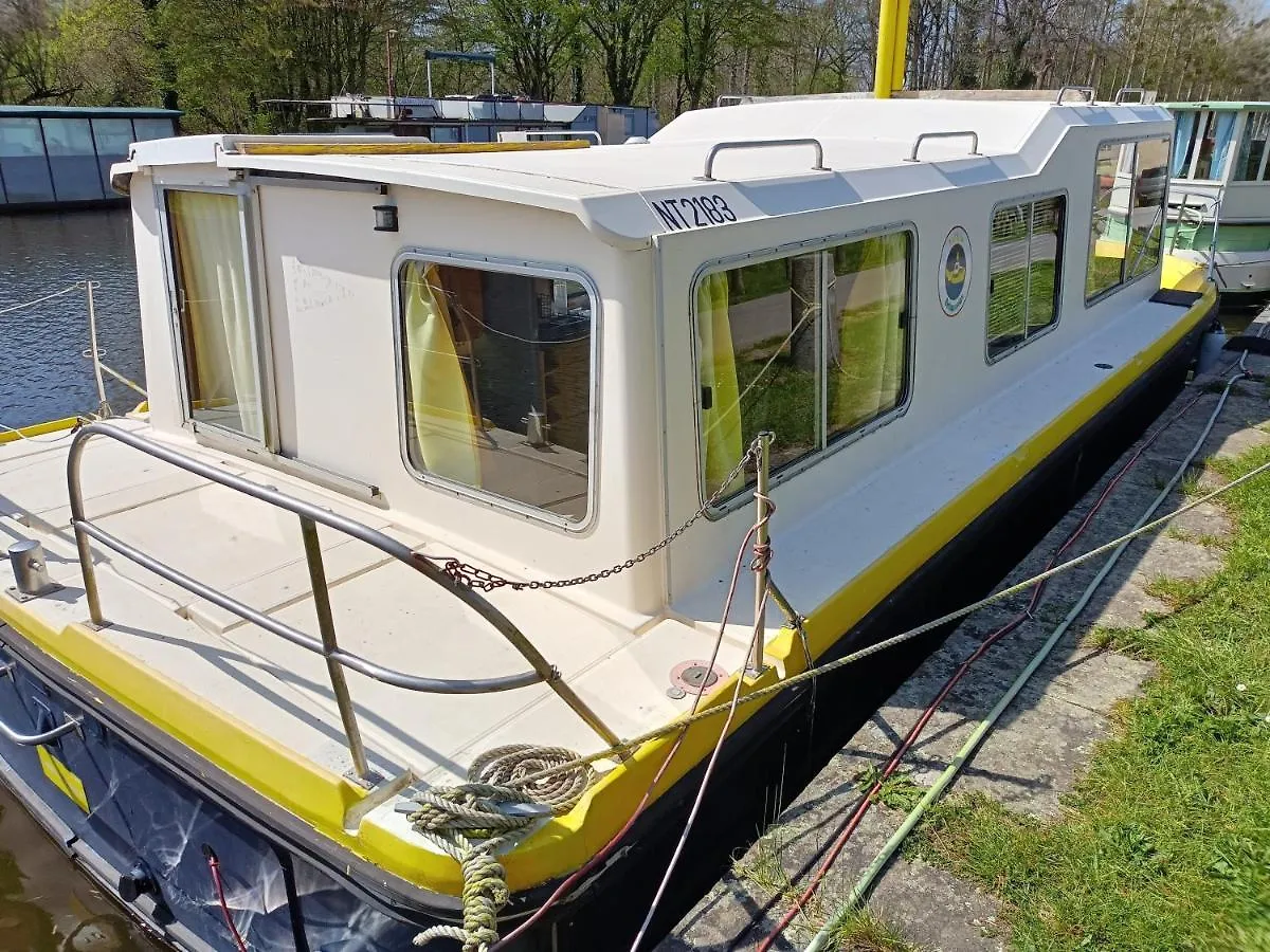 Ille Flottante, Maison Eclusiere Et Hebergements Insolites Sur Le Canal Bed & Breakfast Hede-Bazouges France