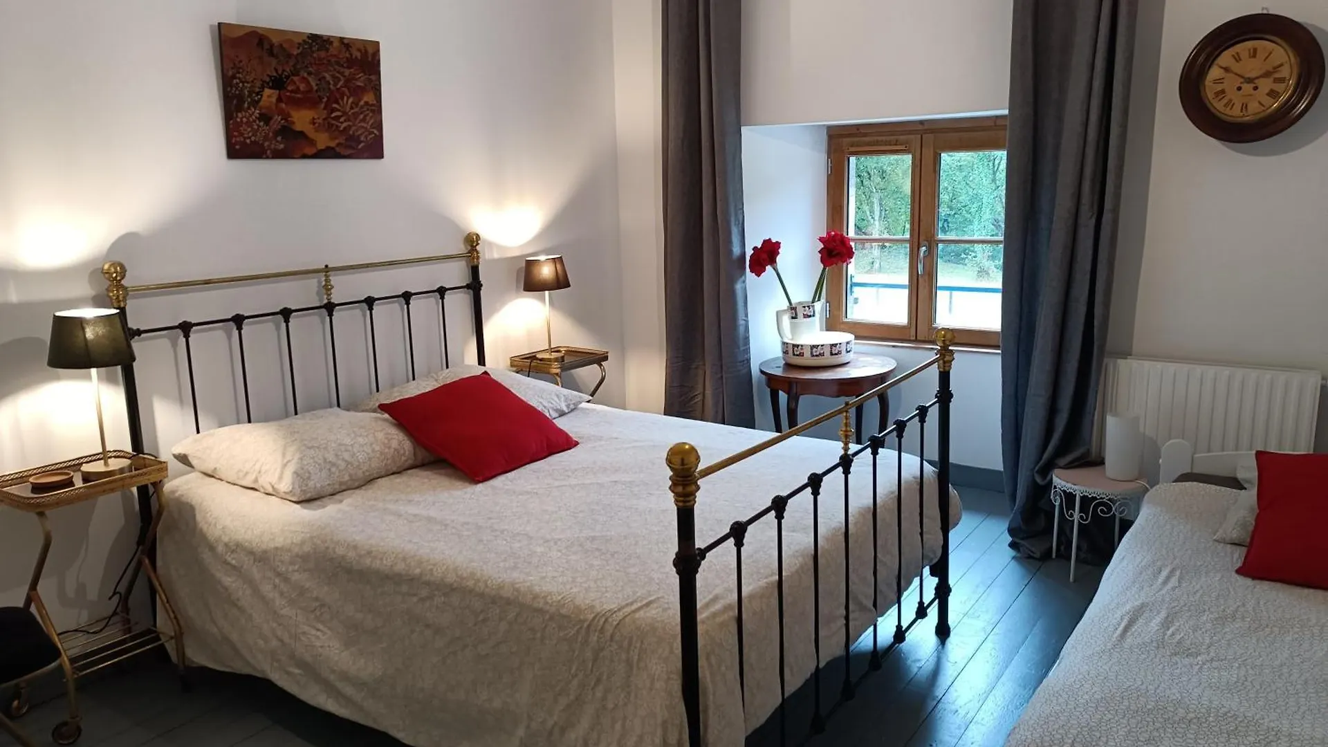 Bed & Breakfast Ille Flottante, Maison Eclusiere Et Hebergements Insolites Sur Le Canal Hede-Bazouges