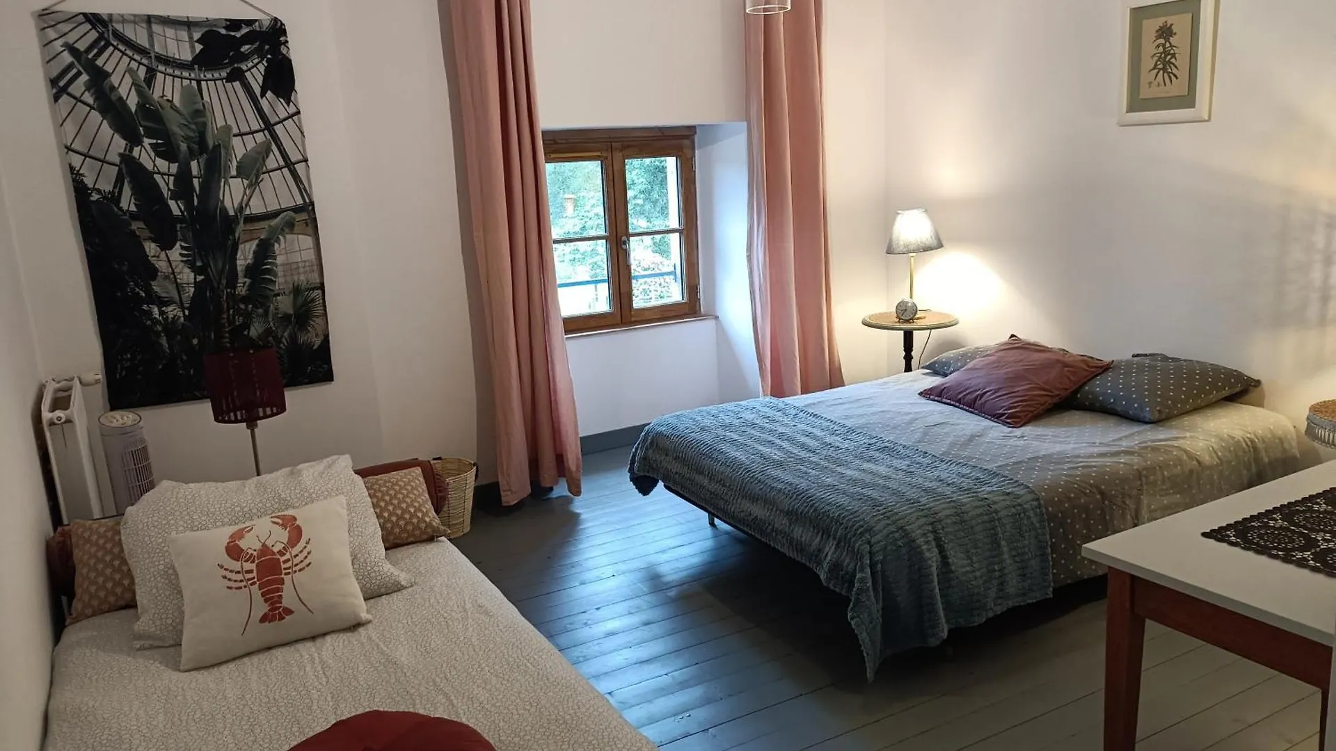 Bed & Breakfast Ille Flottante, Maison Eclusiere Et Hebergements Insolites Sur Le Canal Hede-Bazouges France